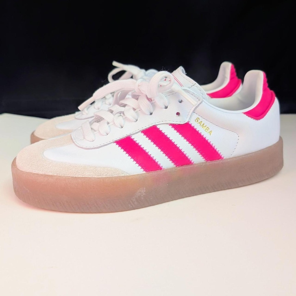 adidas Sambas Women's White/Pink Low Top Lace-Up Sneakers Gum Sole JQ9532